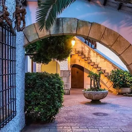 Masia Del Roc De Sant Caieta *
